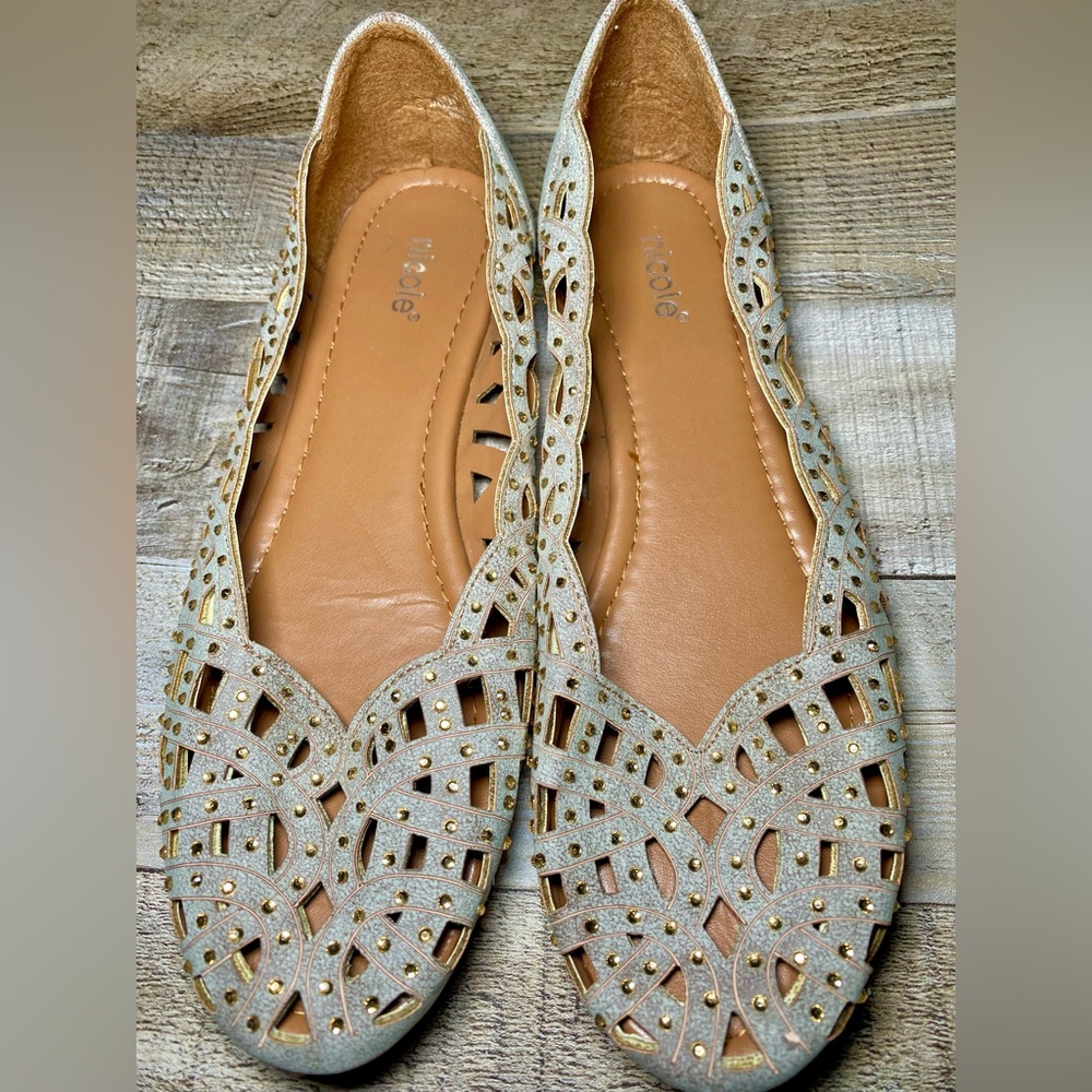 Nicole Women’s Beige Ballerina Gold Lace Studded Flats 7.5